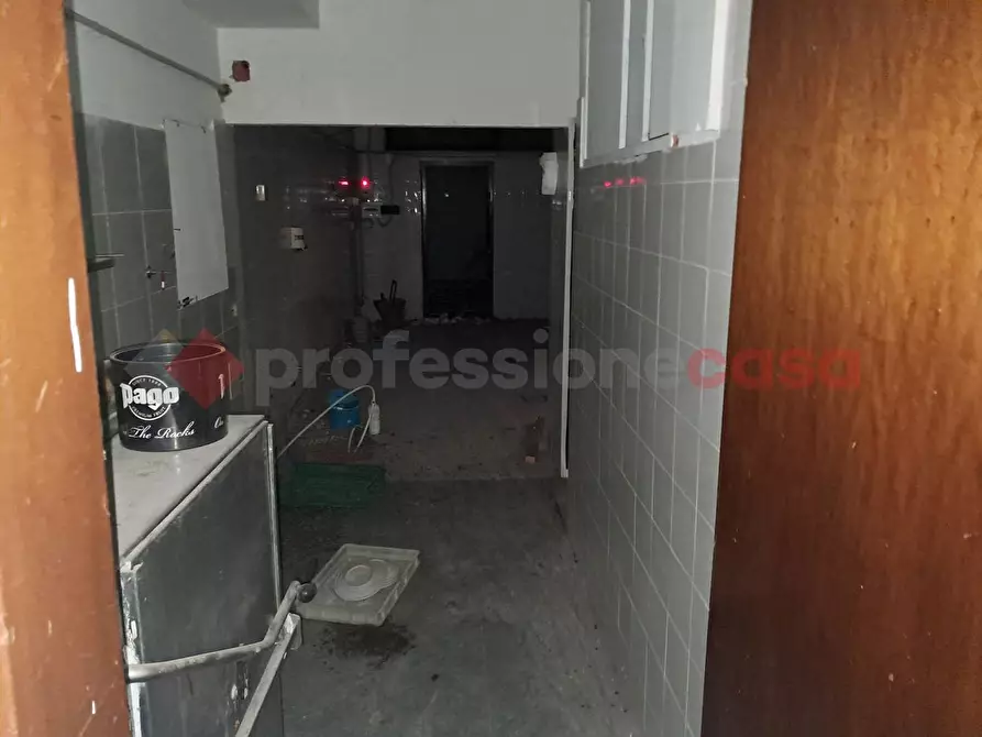 Immagine 11 di Negozio in vendita  in Via Armando Segato, 3 a Reggio Di Calabria