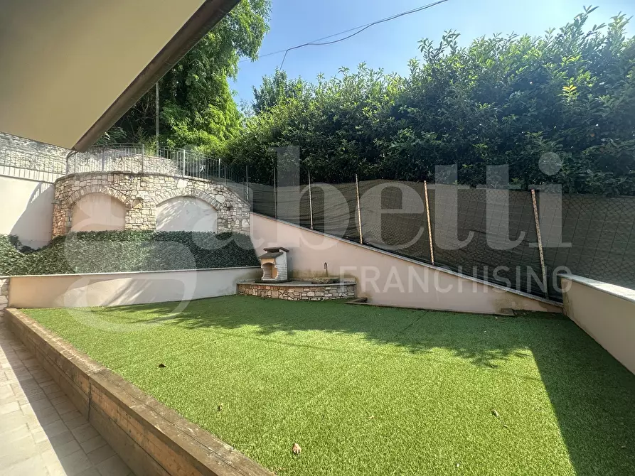 Immagine 16 di Villa in vendita  in Via Parini, 1 a Erba
