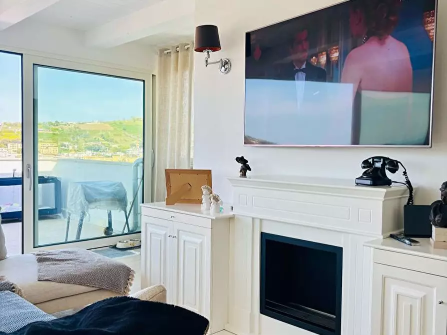 Immagine 11 di Villa in vendita  in Via caranfe a Monte Di Procida