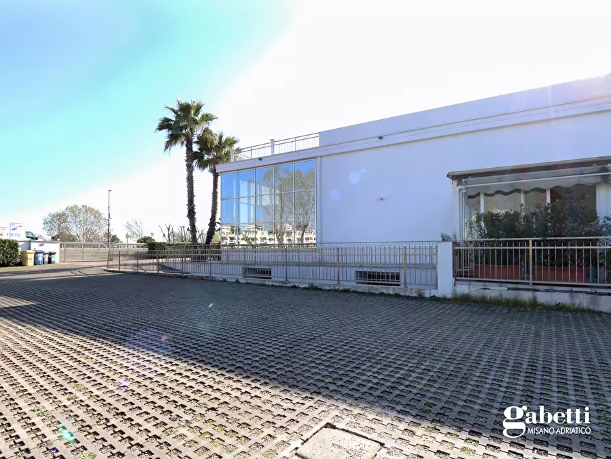 Immagine 4 di Negozio in vendita  in Via Litoranea Sud, 80 a Misano Adriatico