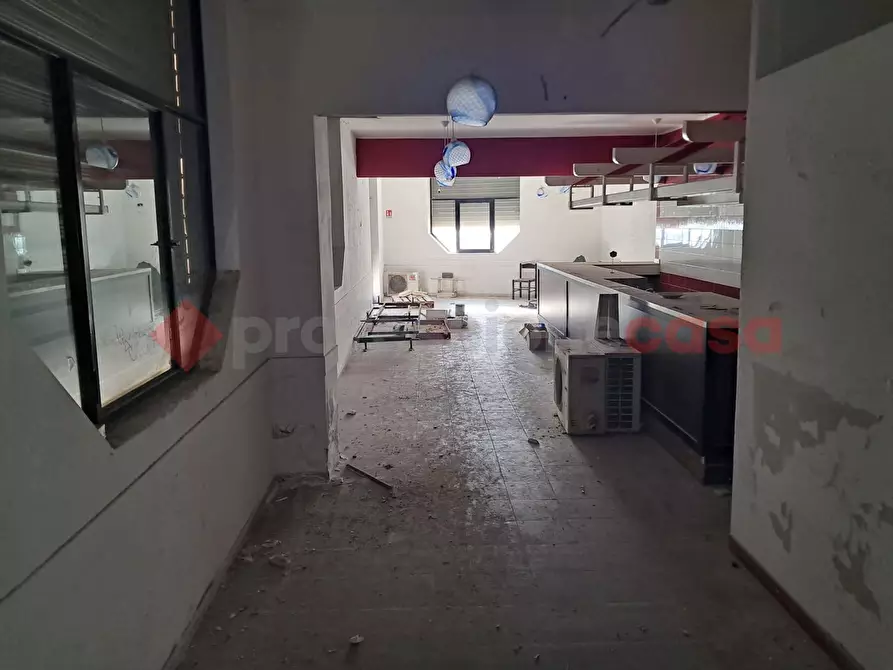 Immagine 5 di Negozio in affitto  in Via Armando Segato, 3 a Reggio Di Calabria