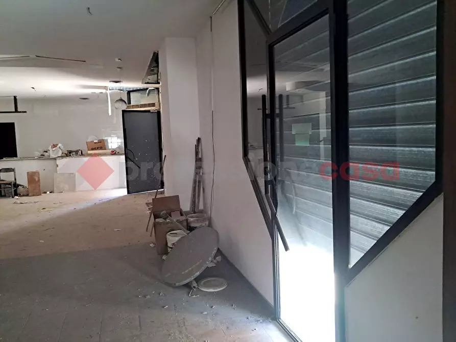 Immagine 7 di Negozio in affitto  in Via Armando Segato, 3 a Reggio Di Calabria