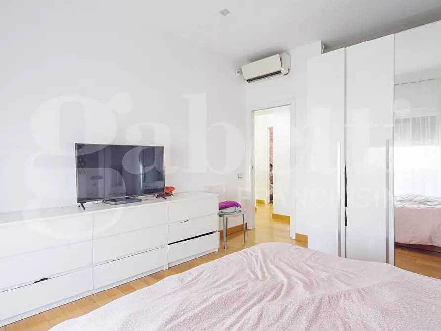 Immagine 19 di Appartamento in vendita  in Via Scipione Capece a Napoli