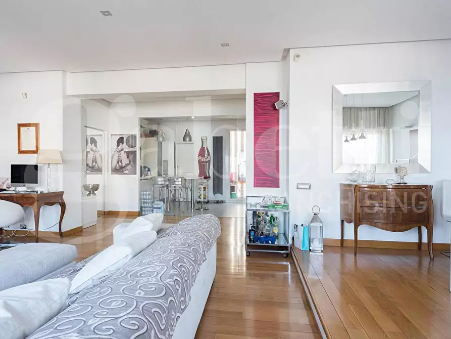 Immagine 7 di Appartamento in vendita  in Via Scipione Capece a Napoli