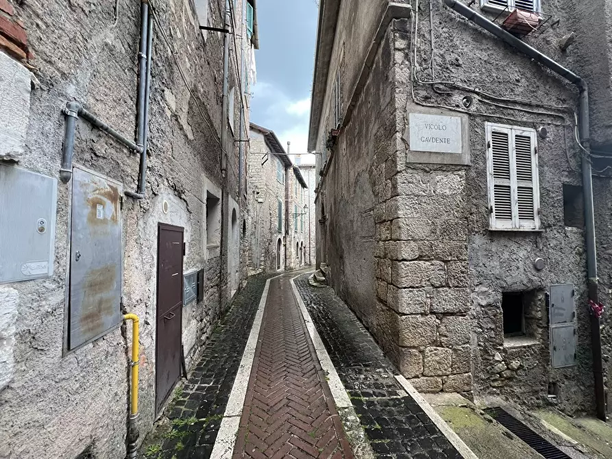 Immagine 1 di Appartamento in vendita  in Corso vittorio emanuele, 28 a Acuto