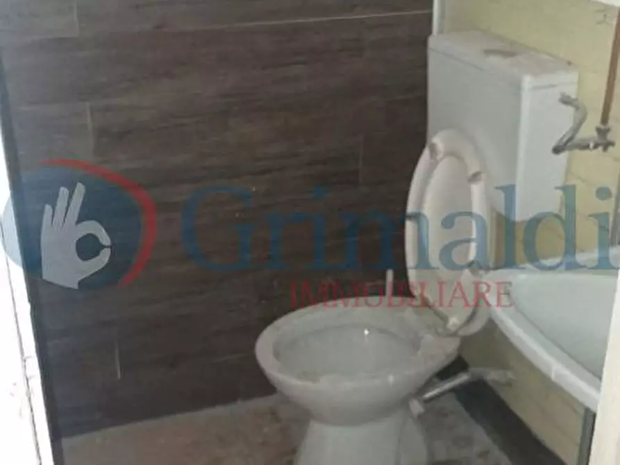 Immagine 15 di Negozio in vendita  in Via Garibaldi, 130 a Messina