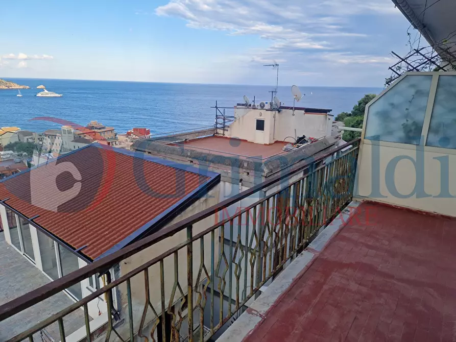 Immagine 3 di Appartamento in vendita  in Via Ortogrande, 65 a Giardini-Naxos