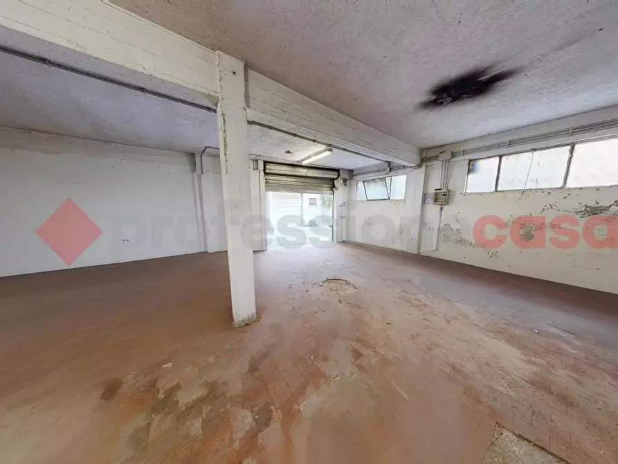 Immagine 9 di Magazzino in vendita  in Via Selvaforte, 23F a Roma