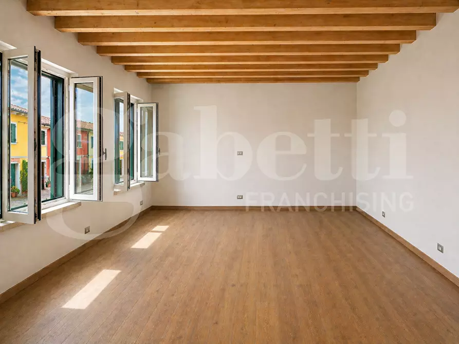 Immagine 6 di Appartamento in vendita  in Via ISOLA DI PELLETRINA Calle Chiesa Ognisanti, 00 a Venezia