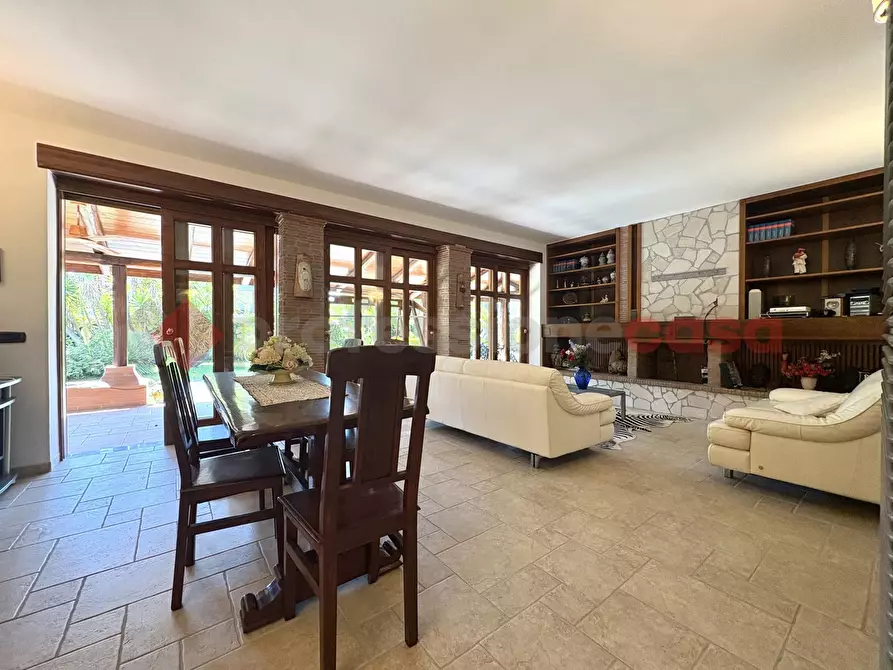 Immagine 13 di Villa in vendita  in Via RIO CLARO 2, 2 a Fondi