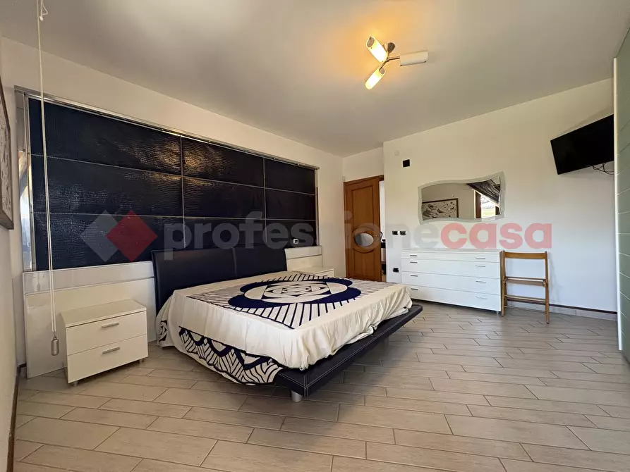 Immagine 29 di Villa in vendita  in Via RIO CLARO 2, 2 a Fondi