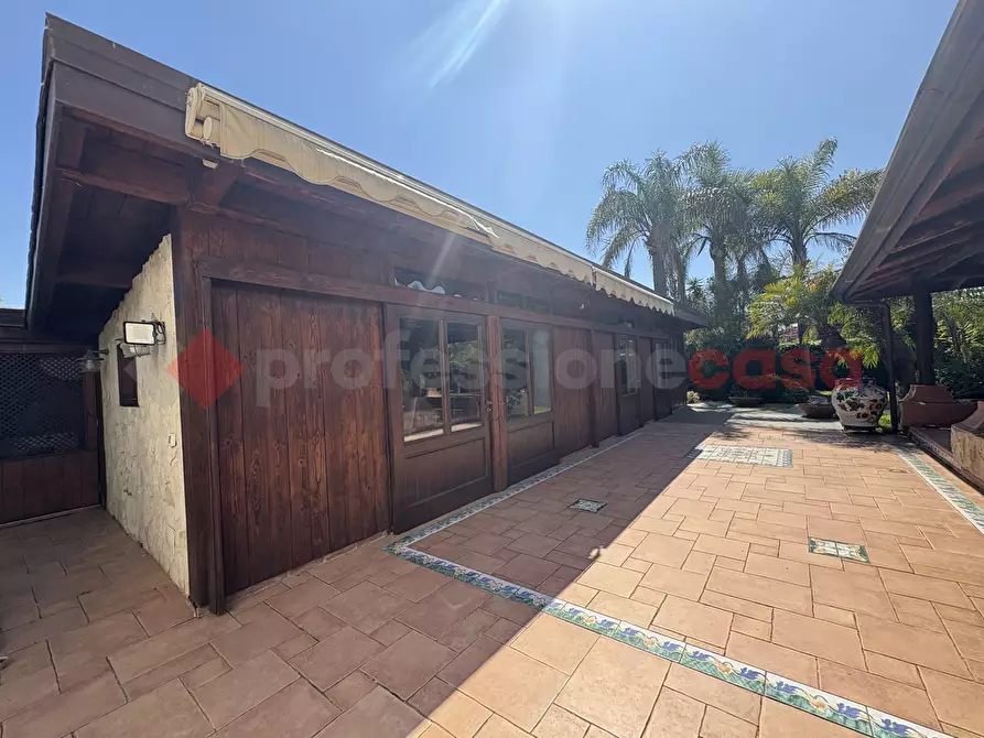 Immagine 34 di Villa in vendita  in Via RIO CLARO 2, 2 a Fondi