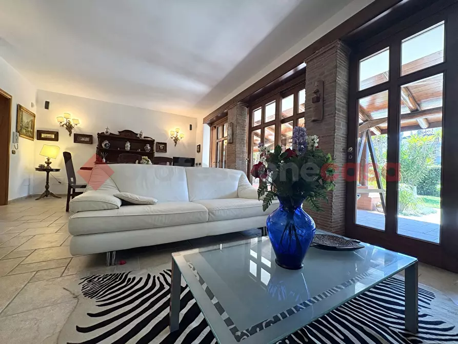 Immagine 4 di Villa in vendita  in Via RIO CLARO 2, 2 a Fondi