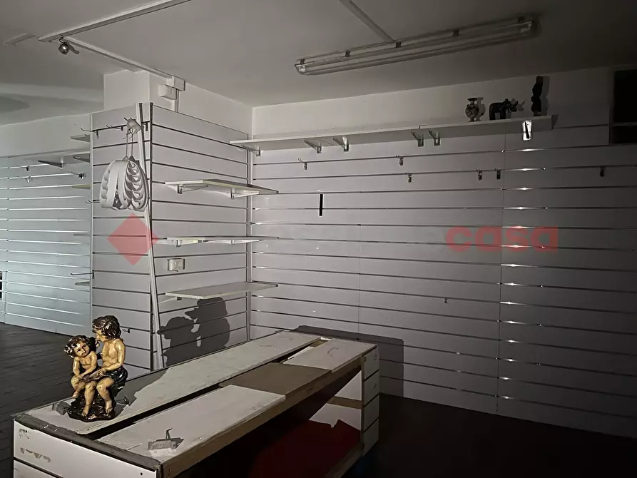 Immagine 11 di Negozio in vendita  in Via CASALINI, 11 a Fiuggi