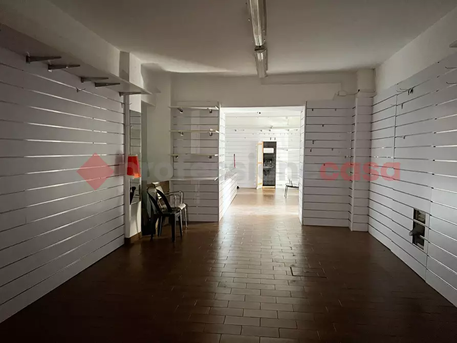 Immagine 7 di Negozio in vendita  in Via CASALINI, 11 a Fiuggi