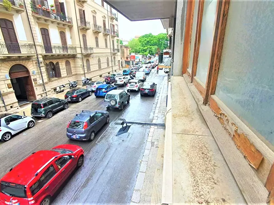 Immagine 13 di Appartamento in vendita  in Corso Alberto Amedeo, 74 a Palermo