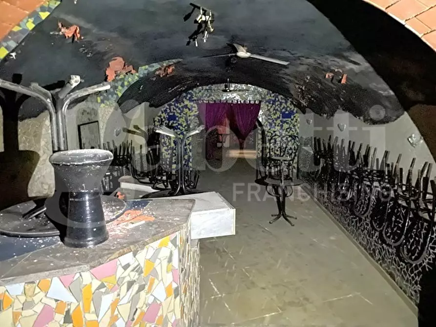 Immagine 8 di Magazzino in affitto  in Via b. tanucci a Napoli