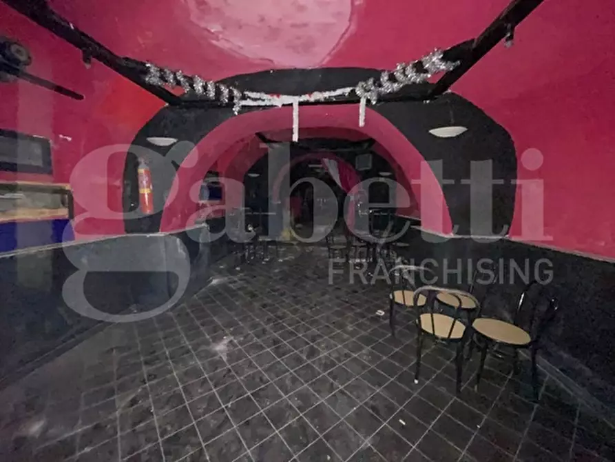 Immagine 5 di Magazzino in affitto  in Via b. tanucci a Napoli