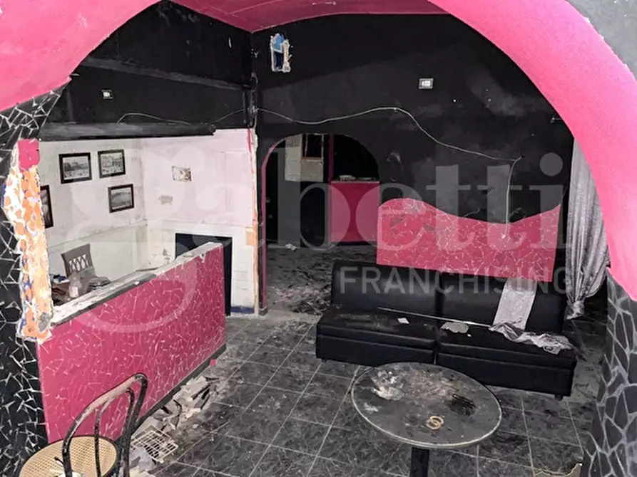 Immagine 3 di Magazzino in affitto  in Via b. tanucci a Napoli