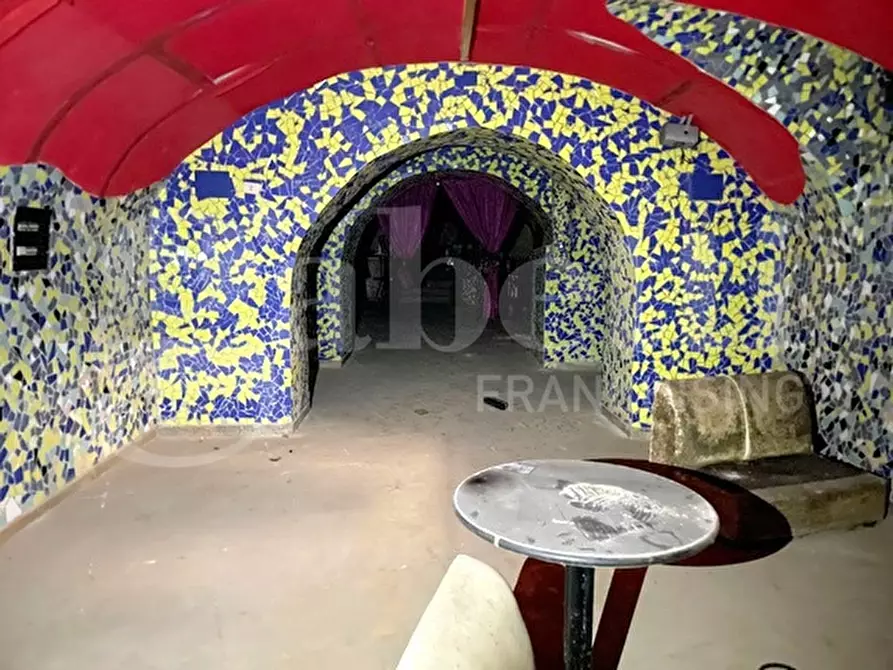 Immagine 7 di Magazzino in affitto  in Via b. tanucci a Napoli