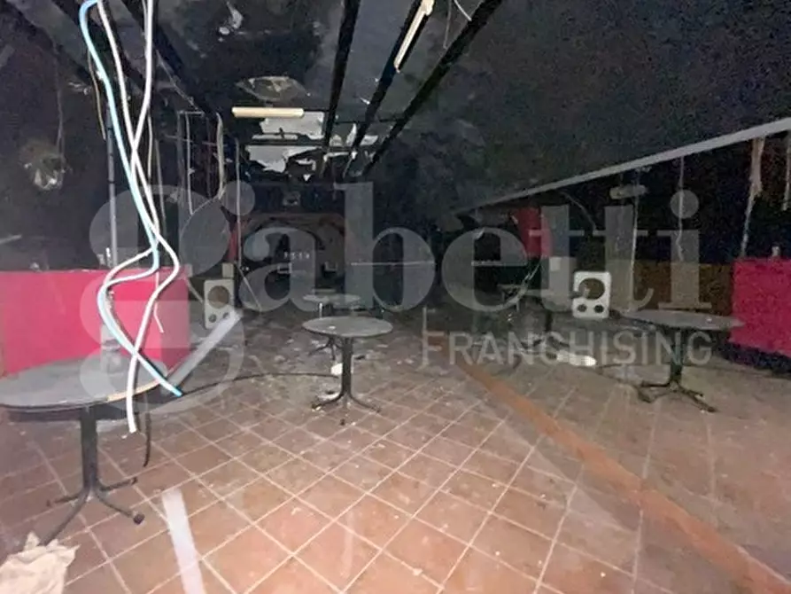 Immagine 6 di Magazzino in affitto  in Via b. tanucci a Napoli