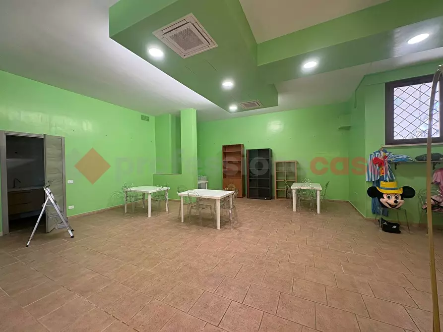 Immagine 10 di Negozio in affitto  in Via Maremmana inferiore, 20 a Guidonia Montecelio