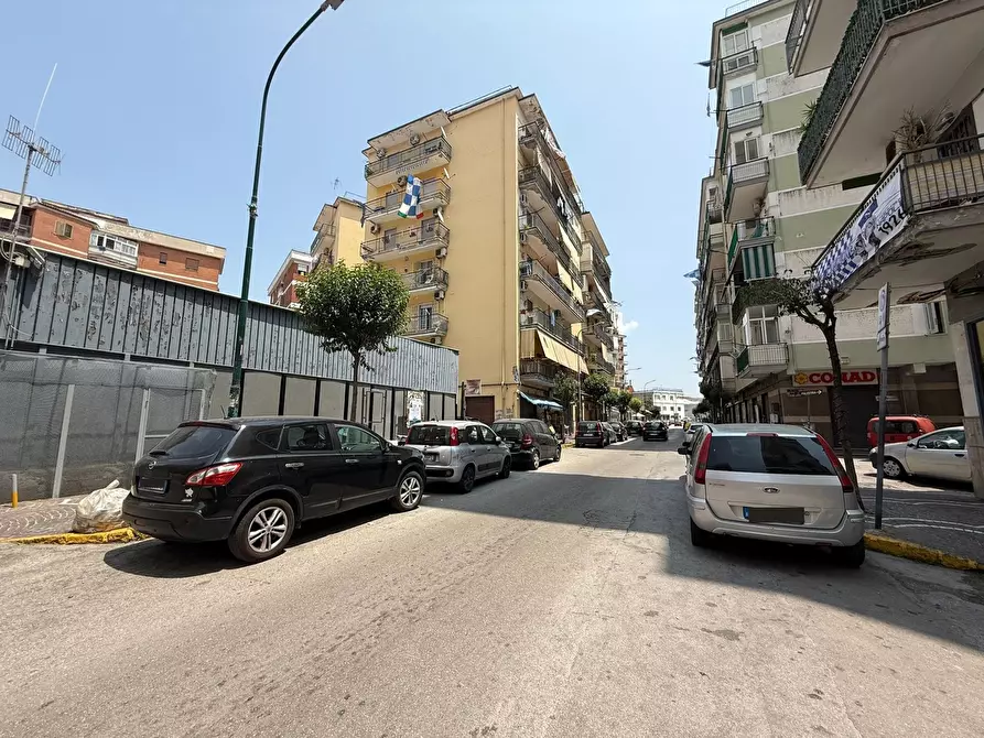 Immagine 7 di Negozio in affitto  in Via domenico Colasanto a Casoria