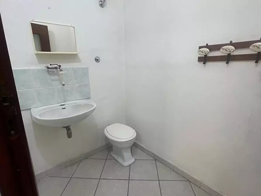 Immagine 6 di Negozio in affitto  in Via domenico Colasanto a Casoria