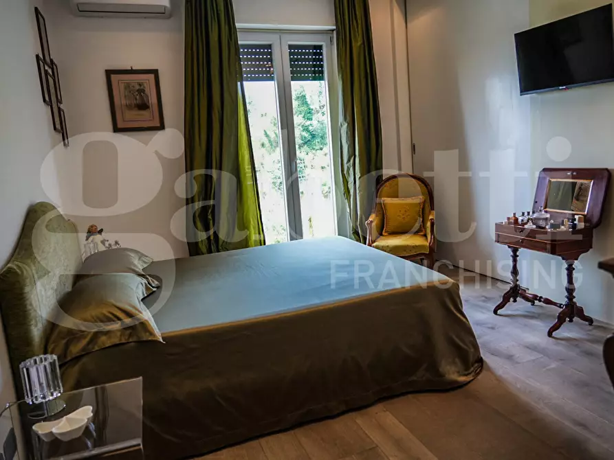 Immagine 9 di Appartamento in vendita  in Via jannelli a Napoli