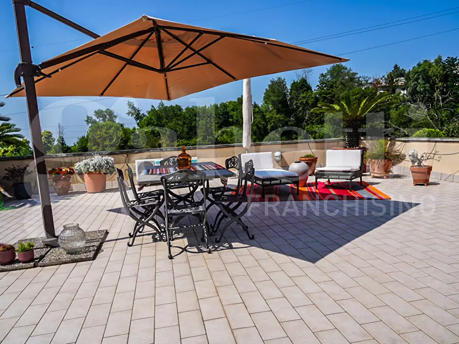 Immagine 1 di Appartamento in vendita  in Via jannelli a Napoli