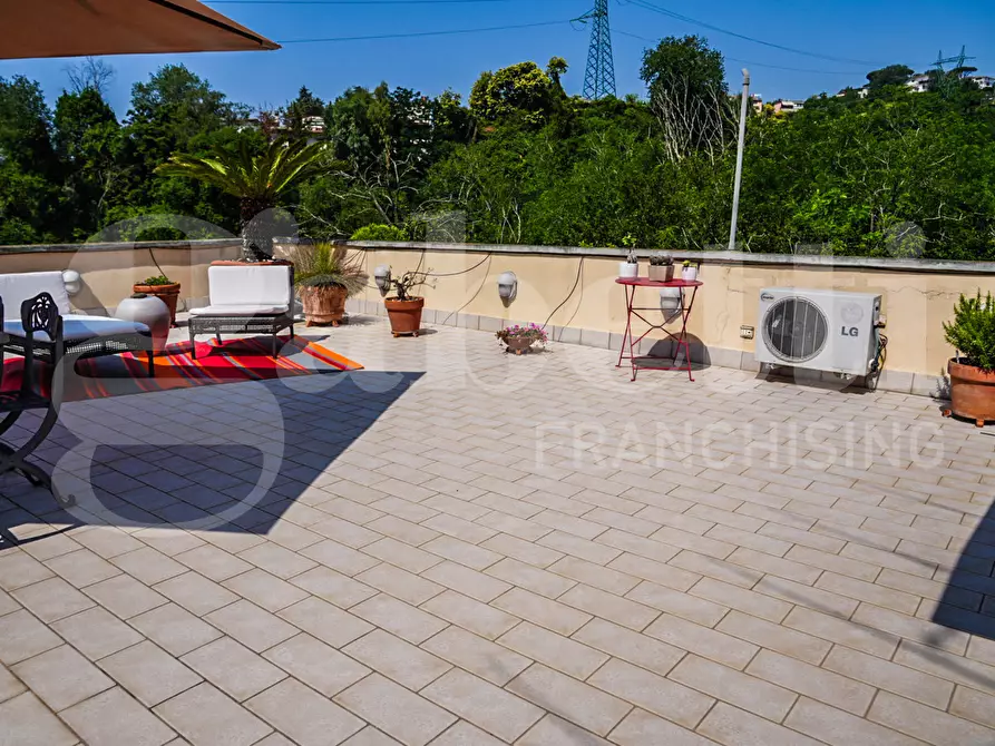 Immagine 2 di Appartamento in vendita  in Via jannelli a Napoli