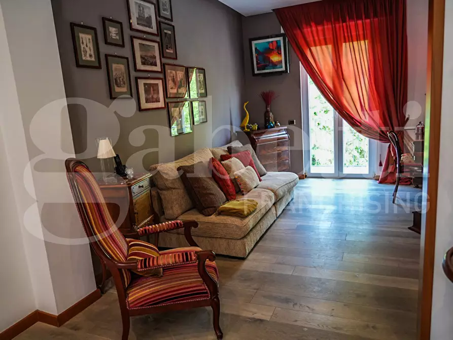 Immagine 6 di Appartamento in vendita  in Via jannelli a Napoli