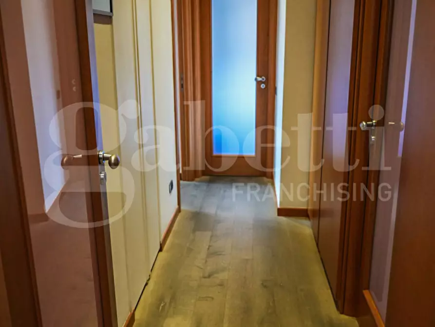 Immagine 8 di Appartamento in vendita  in Via jannelli a Napoli