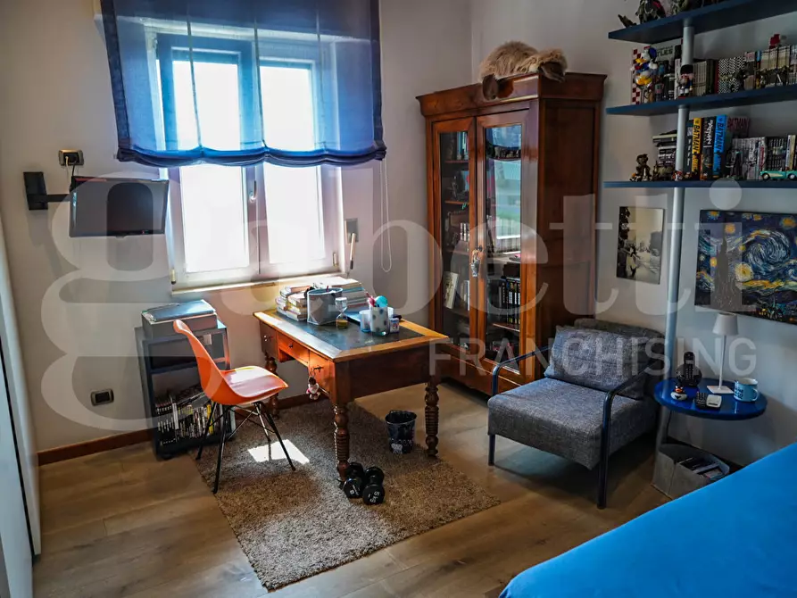 Immagine 11 di Appartamento in vendita  in Via jannelli a Napoli