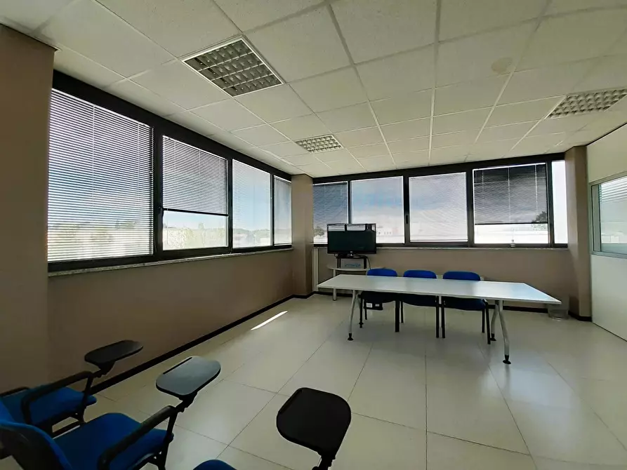 Immagine 4 di Ufficio in vendita  in Via FRATELLI ROSSELLI, 28 a Rescaldina