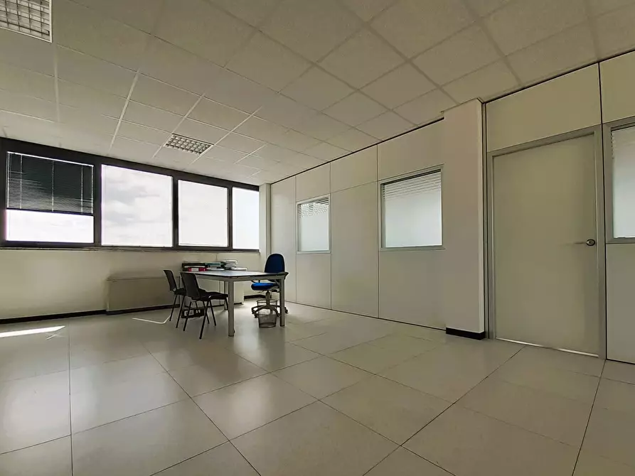 Immagine 8 di Ufficio in vendita  in Via FRATELLI ROSSELLI, 28 a Rescaldina