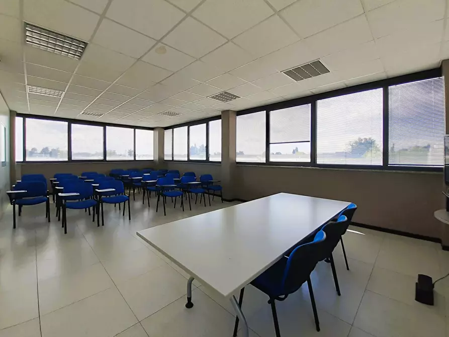 Immagine 5 di Ufficio in vendita  in Via FRATELLI ROSSELLI, 28 a Rescaldina