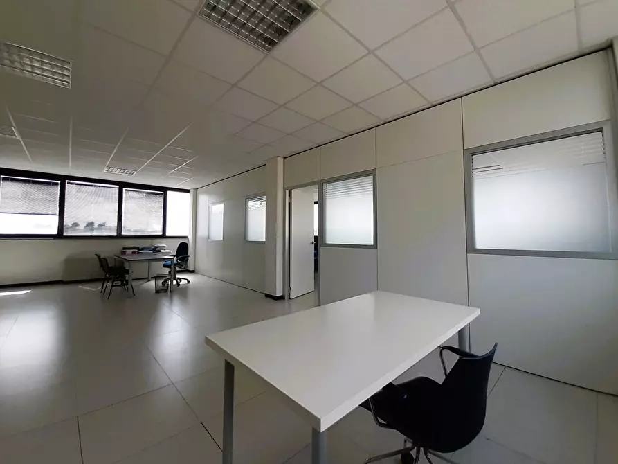 Immagine 7 di Ufficio in vendita  in Via FRATELLI ROSSELLI, 28 a Rescaldina