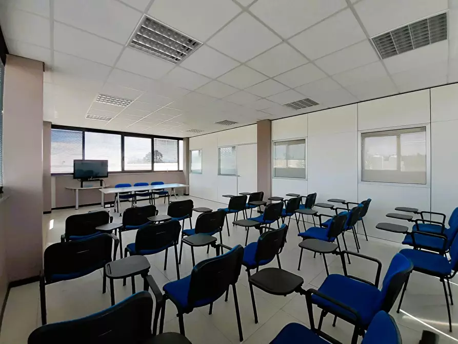 Immagine 3 di Ufficio in vendita  in Via FRATELLI ROSSELLI, 28 a Rescaldina