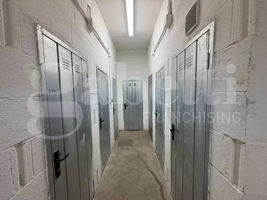 Immagine 31 di Appartamento in vendita  in Via Siligo, 10 a Roma