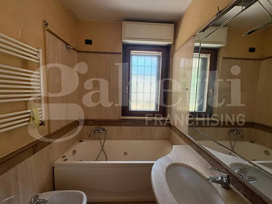 Immagine 16 di Appartamento in vendita  in Via Siligo, 10 a Roma