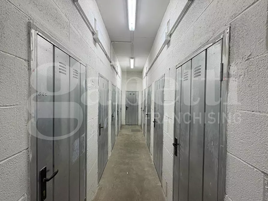 Immagine 30 di Appartamento in vendita  in Via Siligo, 10 a Roma