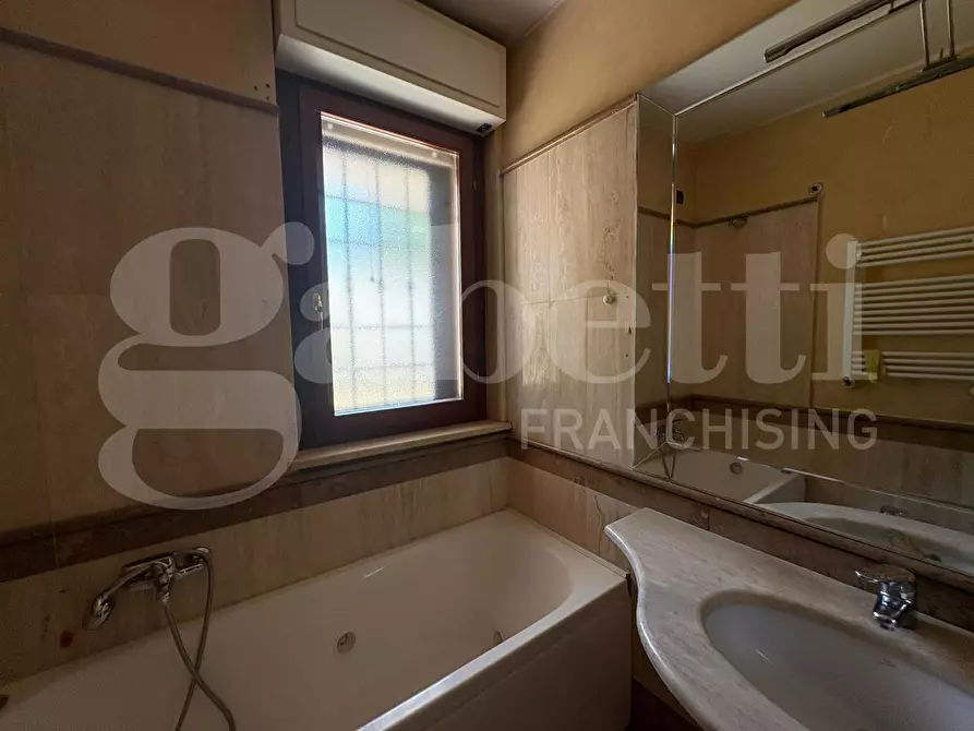 Immagine 17 di Appartamento in vendita  in Via Siligo, 10 a Roma