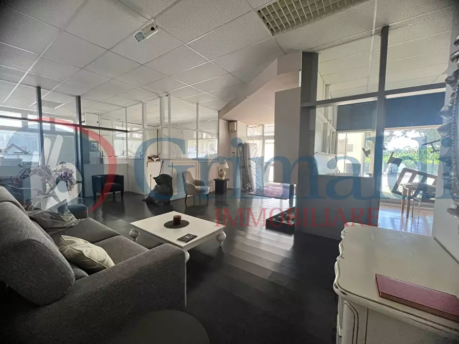 Immagine 2 di Capannone industriale in vendita  in Via galileo galilei a Corciano