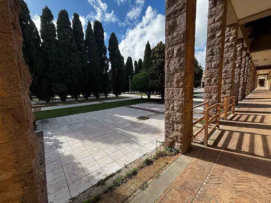 Immagine 2 di Negozio in vendita  in Piazza Venezia, 18 a Carbonia