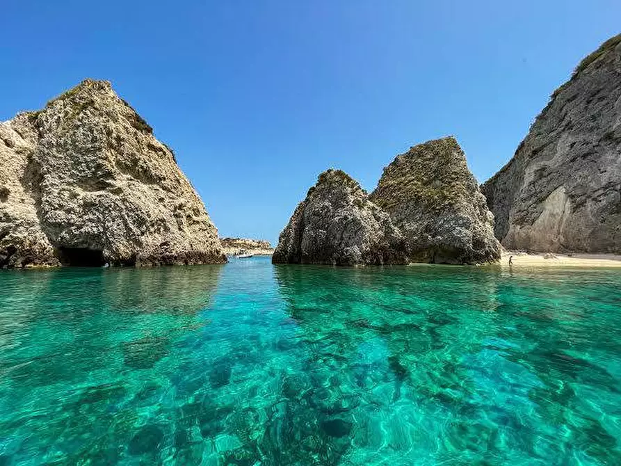 Immagine 6 di Palazzo in vendita  in Via DEI PLATANI a Lesina