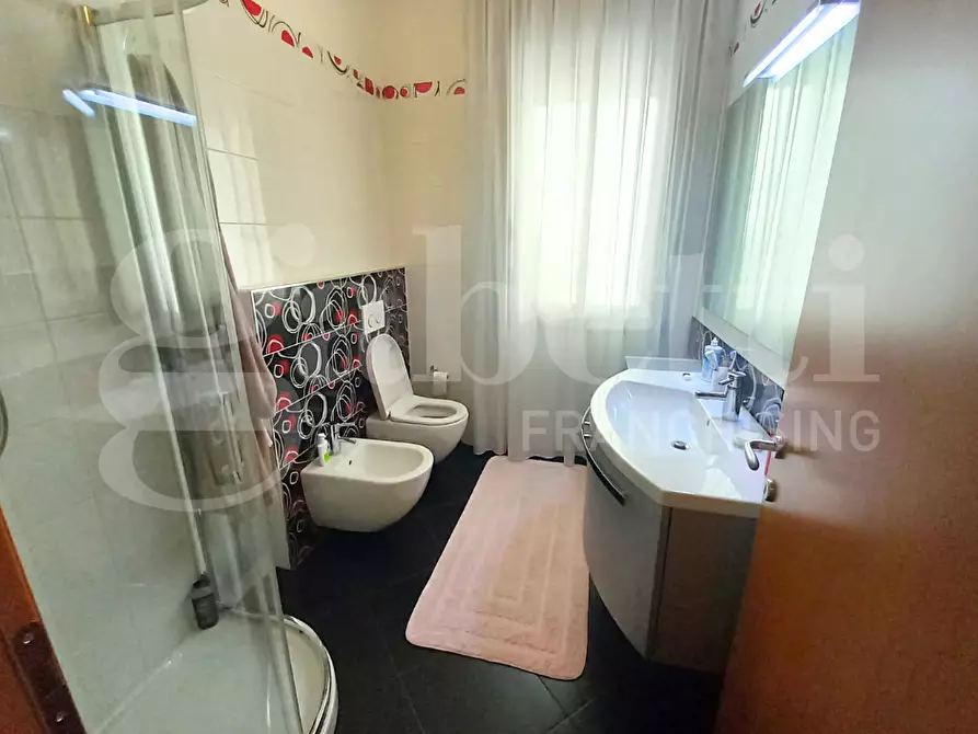 Immagine 22 di Appartamento in vendita  in Via SOTTOMARINA - VIALE VENETO, 12 a Chioggia