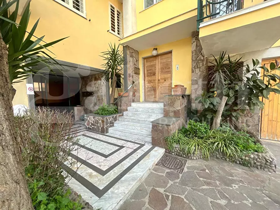 Immagine 1 di Palazzo in vendita  in Via madonna dell'arco a Sant'anastasia