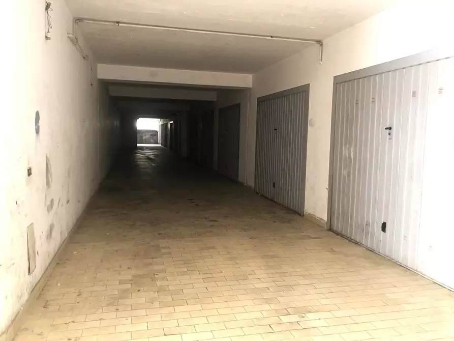 Immagine 3 di Box auto in vendita  in Via Vittorio Emanuele Orlando, 32/B a Santa Flavia