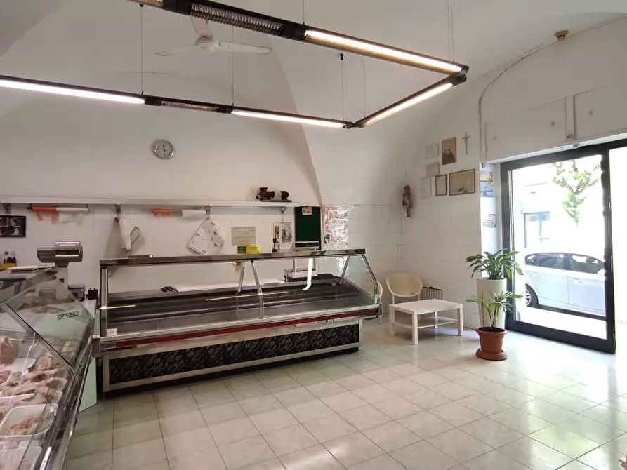 Immagine 3 di Negozio in vendita  in Via DON FELICE CANELLI a San Severo